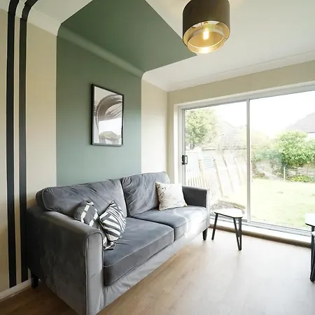 Stunning Luxury 3 Bed House With Garden In North * Leeds (West Yorkshire)