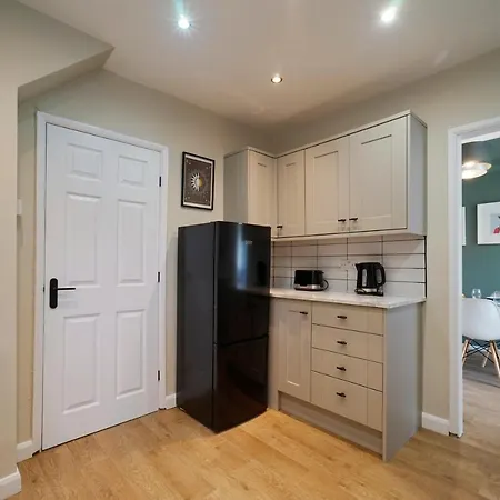 Stunning Luxury 3 Bed House With Garden In North * Leeds (West Yorkshire)