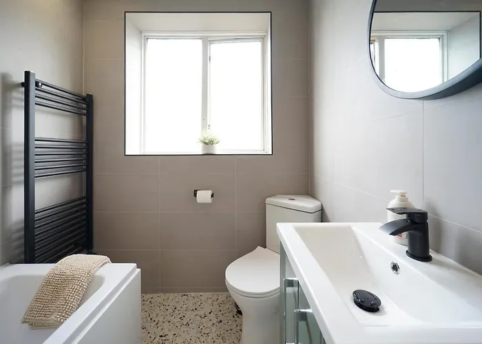 Vakantiehuis Stunning Luxury 3 Bed House With Garden In North Leeds (West Yorkshire)