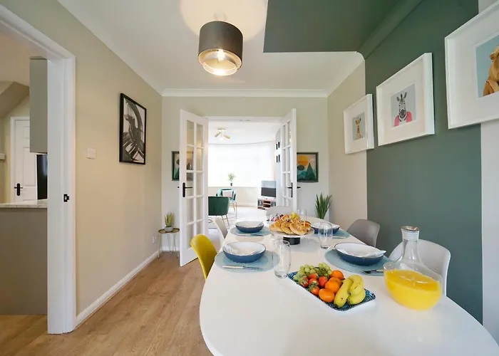 Vakantiehuis Stunning Luxury 3 Bed House With Garden In North Leeds (West Yorkshire)