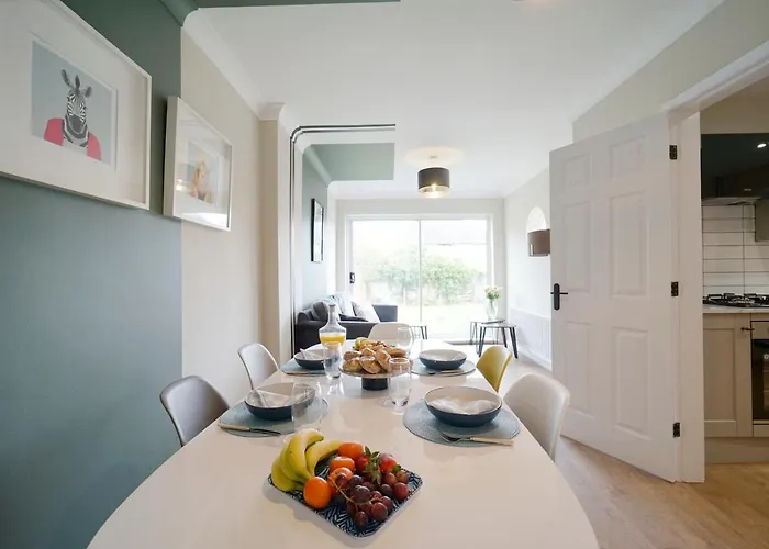 Stunning Luxury 3 Bed House With Garden In North Leeds (West Yorkshire)