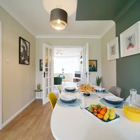Tatil Evi Stunning Luxury 3 Bed House With Garden In North Leeds (West Yorkshire)