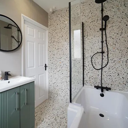 Holiday home Stunning Luxury 3 Bed House With Garden In North *